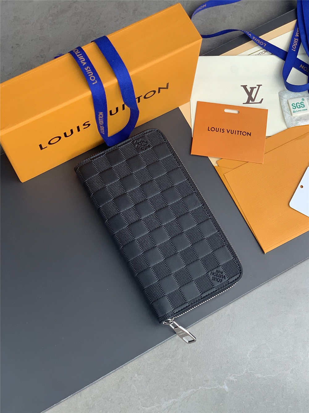 Louis Vuitton wallet N60015  Zippy  2025 new 